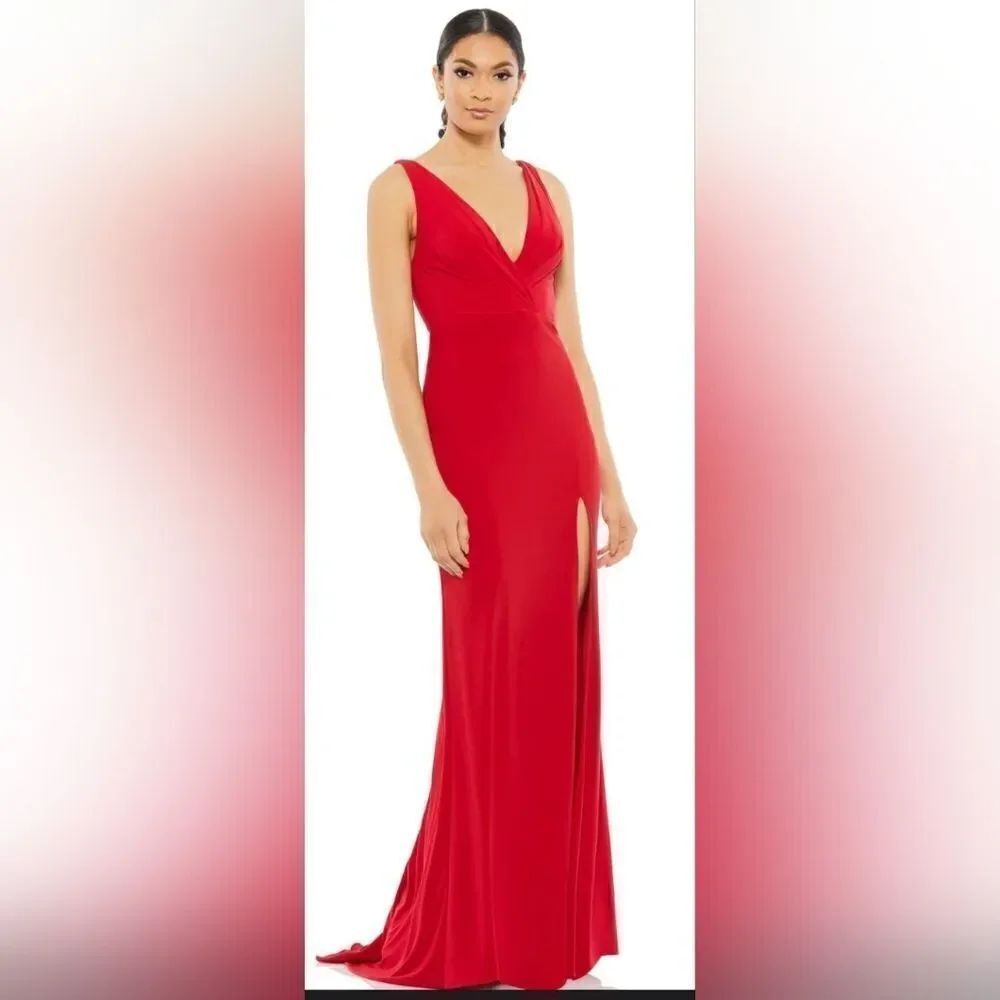 Mac Duggal 12336 Sleeveless V Neck Jersey Gown NWOT size 2 Red
